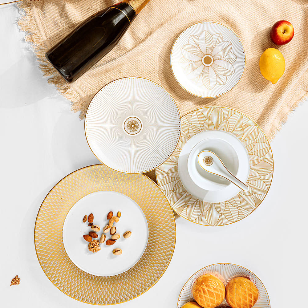 MALMAISON IMPÉRIALE Dinner Porcelain Plate Gold Finish